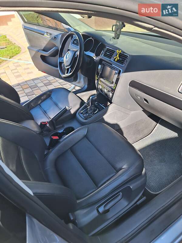 Седан Volkswagen Jetta 2015 в Ізмаїлі