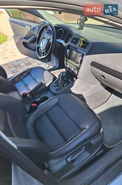 Седан Volkswagen Jetta 2015 в 