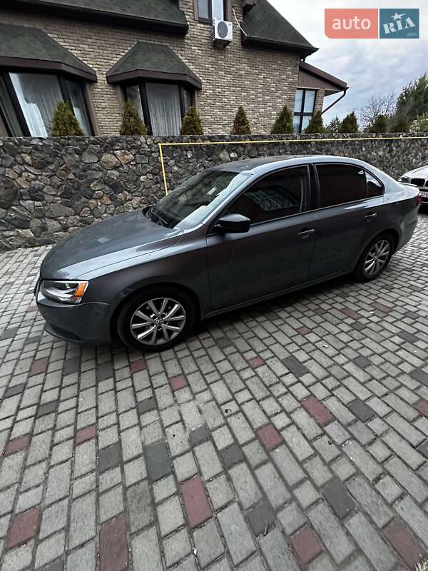 Седан Volkswagen Jetta 2014 в 