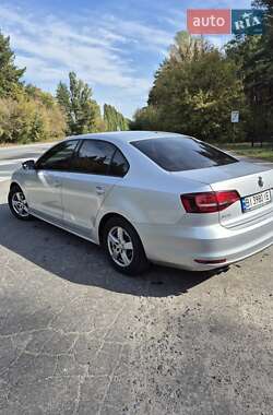 Седан Volkswagen Jetta 2015 в Кременчуці