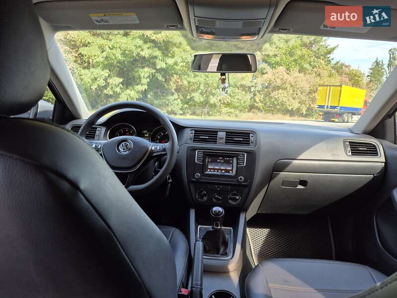 Седан Volkswagen Jetta 2015 в Кременчуге