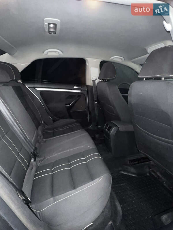 Седан Volkswagen Jetta 2010 в Мукачево фото 12 Седан Volkswagen Jetta 2010 в Мукачево