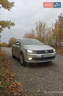 Седан Volkswagen Jetta 2016 в 