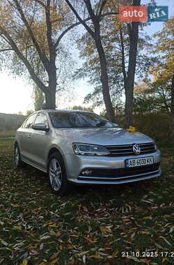 Седан Volkswagen Jetta 2016 в 