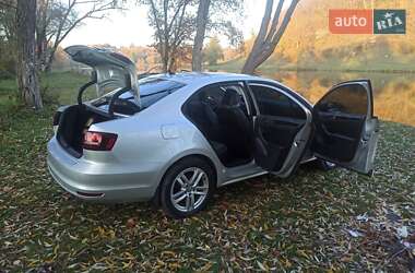 Седан Volkswagen Jetta 2016 в 