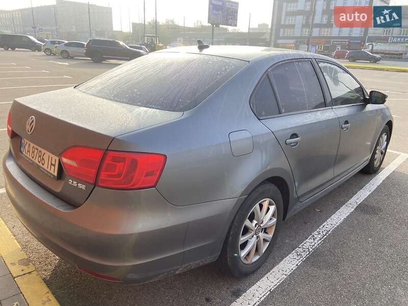 Седан Volkswagen Jetta 2012 в Києві