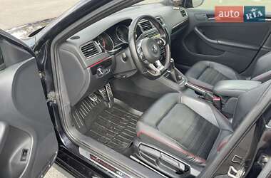 Седан Volkswagen Jetta 2015 в  фото 12 Седан Volkswagen Jetta 2015 в