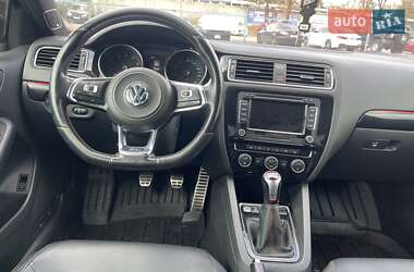Седан Volkswagen Jetta 2015 в  фото 17 Седан Volkswagen Jetta 2015 в