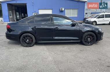 Седан Volkswagen Jetta 2015 в  фото 25 Седан Volkswagen Jetta 2015 в
