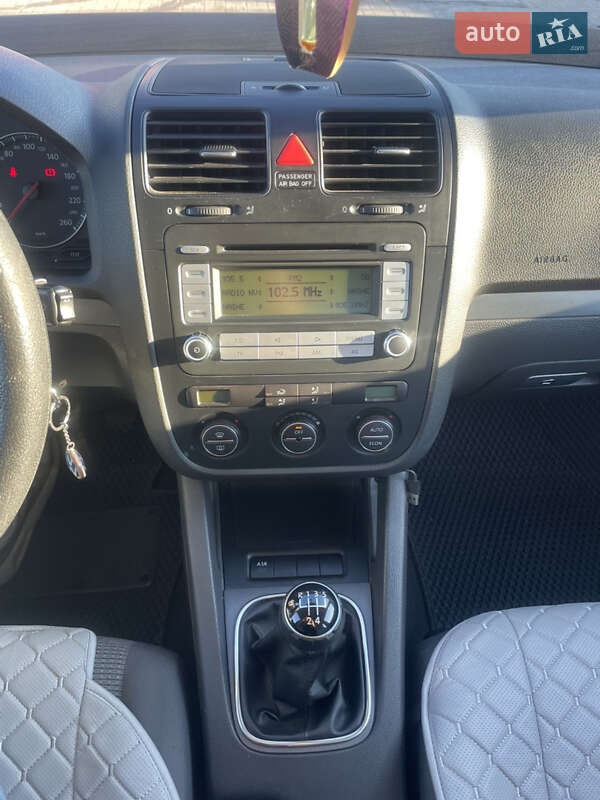 Седан Volkswagen Jetta 2005 в Хмельницькому фото 15 Седан Volkswagen Jetta 2005 в Хмельницькому