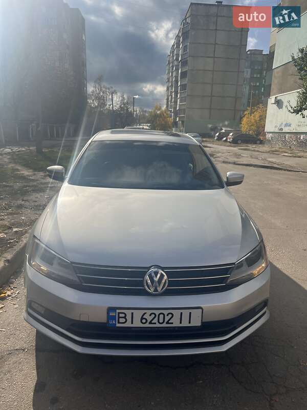 Седан Volkswagen Jetta 2015 в  фото Седан Volkswagen Jetta 2015 в