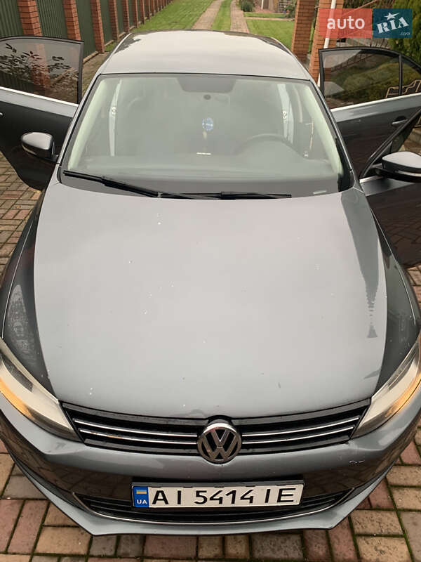 Седан Volkswagen Jetta 2012 в Иванковичах