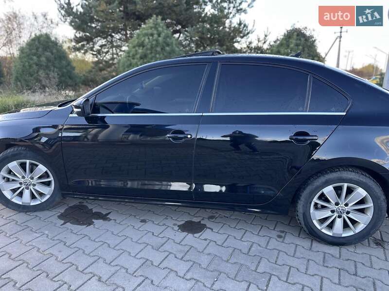 Седан Volkswagen Jetta 2016 в Жовкве