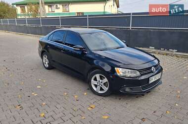 Седан Volkswagen Jetta 2013 в Львове