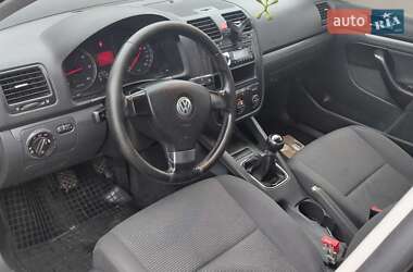 Седан Volkswagen Jetta 2006 в  фото 8 Седан Volkswagen Jetta 2006 в