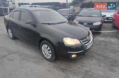 Седан Volkswagen Jetta 2006 в  фото 9 Седан Volkswagen Jetta 2006 в
