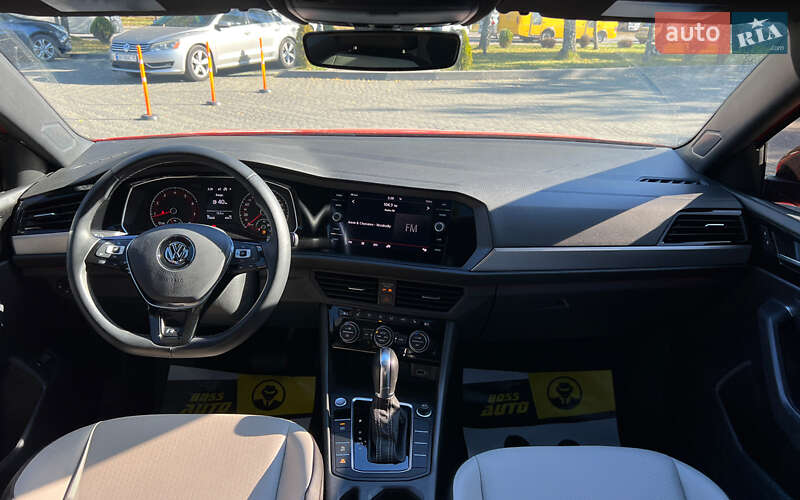 Седан Volkswagen Jetta 2019 в Львове