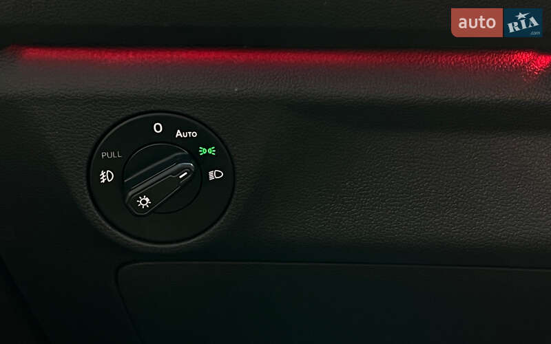 Седан Volkswagen Jetta 2019 в Львове