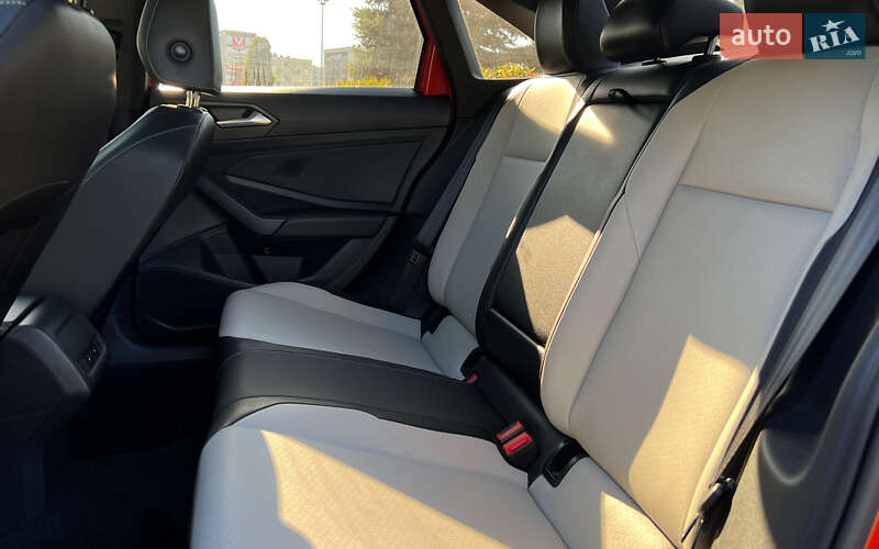 Седан Volkswagen Jetta 2019 в Львове