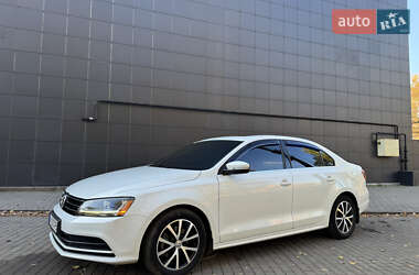 Седан Volkswagen Jetta 2017 в  фото 2 Седан Volkswagen Jetta 2017 в