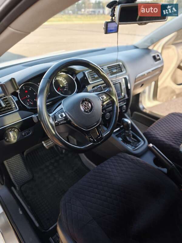 Седан Volkswagen Jetta 2016 в Кривому Розі фото 12 Седан Volkswagen Jetta 2016 в Кривому Розі