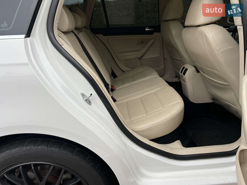 Универсал Volkswagen Jetta 2012 в Киеве