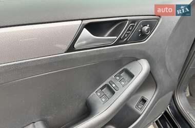 Седан Volkswagen Jetta 2017 в 