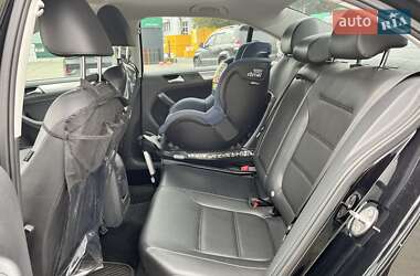 Седан Volkswagen Jetta 2017 в 