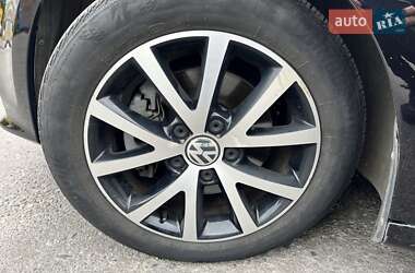 Седан Volkswagen Jetta 2017 в 