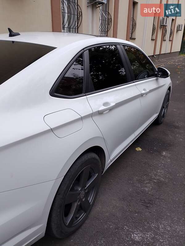 Седан Volkswagen Jetta 2018 в Рівному