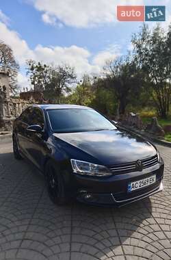Седан Volkswagen Jetta 2011 в Луцке