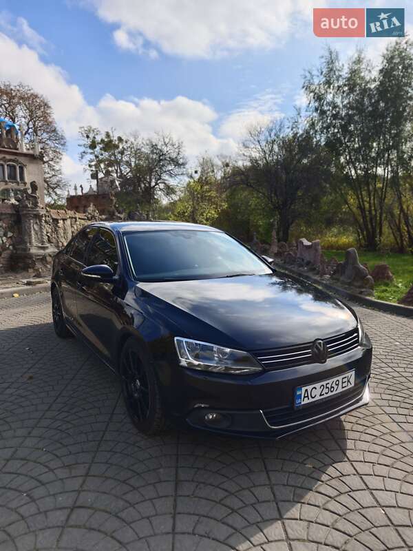 Седан Volkswagen Jetta 2011 в Луцке