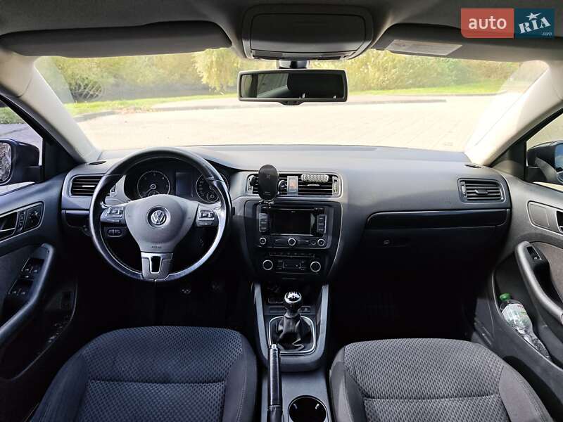 Седан Volkswagen Jetta 2011 в Луцке
