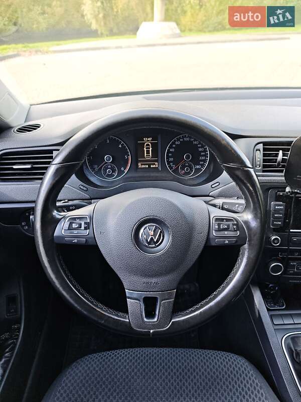 Седан Volkswagen Jetta 2011 в Луцке