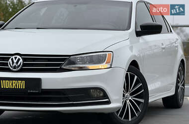 Седан Volkswagen Jetta 2015 в  фото 4 Седан Volkswagen Jetta 2015 в