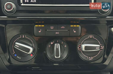 Седан Volkswagen Jetta 2015 в  фото 27 Седан Volkswagen Jetta 2015 в