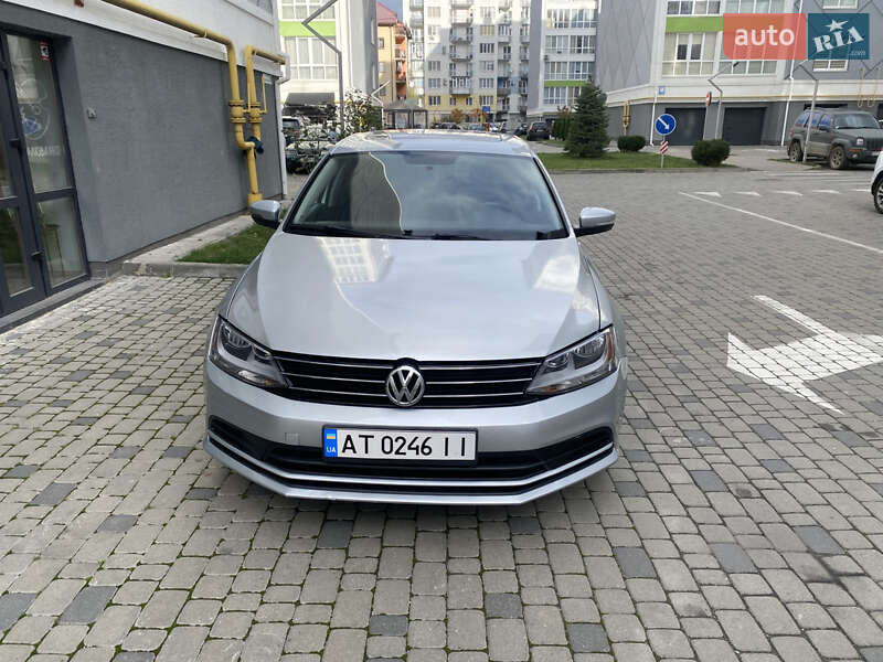 Седан Volkswagen Jetta 2015 в Ивано-Франковске фото Седан Volkswagen Jetta 2015 в Ивано-Франковске
