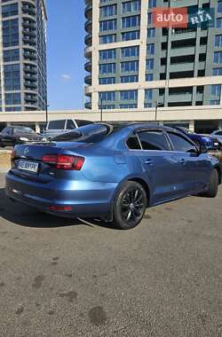 Седан Volkswagen Jetta 2017 в 