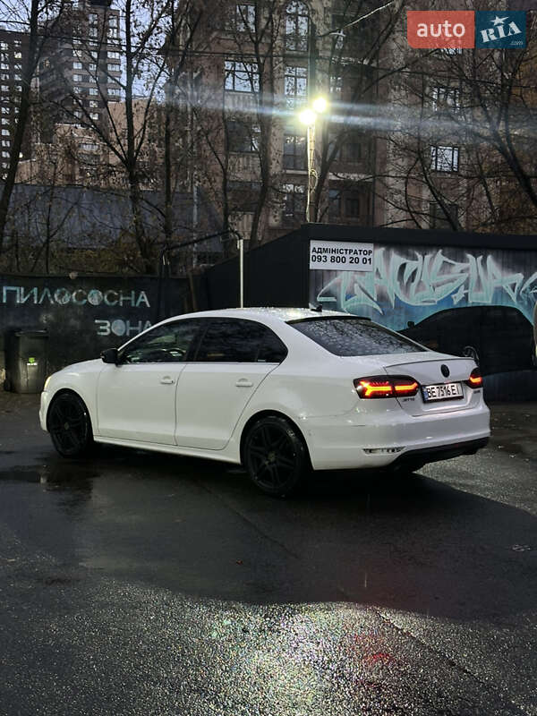 Седан Volkswagen Jetta 2013 в Киеве