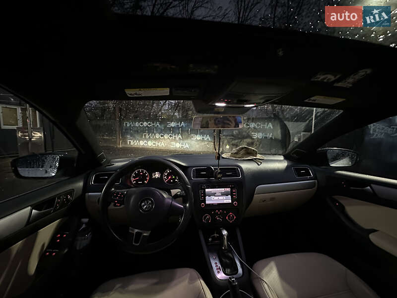 Седан Volkswagen Jetta 2013 в Киеве