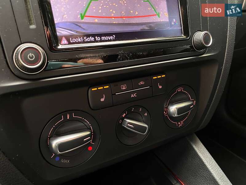 Седан Volkswagen Jetta 2016 в Днепре