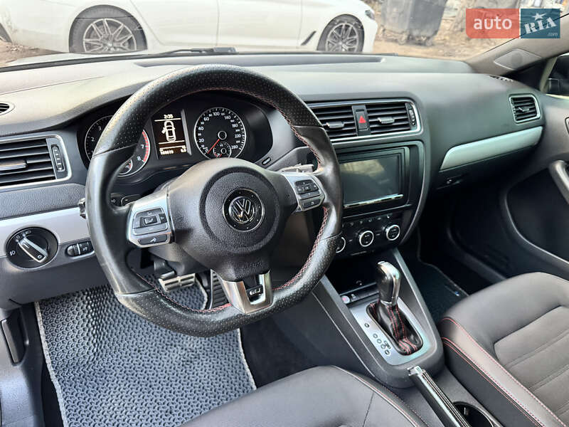 Седан Volkswagen Jetta 2013 в Одессе