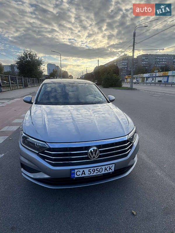 Седан Volkswagen Jetta 2019 в Черкассах