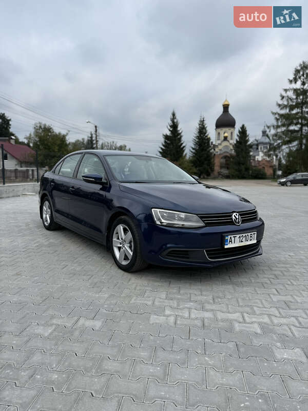 Седан Volkswagen Jetta 2011 в Калуше