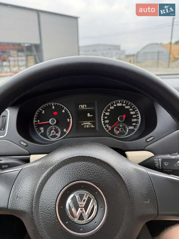 Седан Volkswagen Jetta 2011 в Калуше