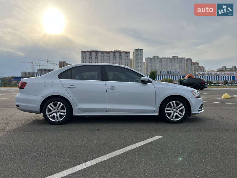 Седан Volkswagen Jetta 2017 в Киеве