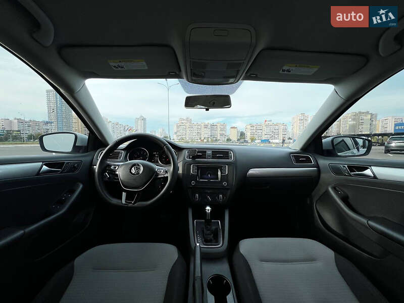 Седан Volkswagen Jetta 2017 в Киеве