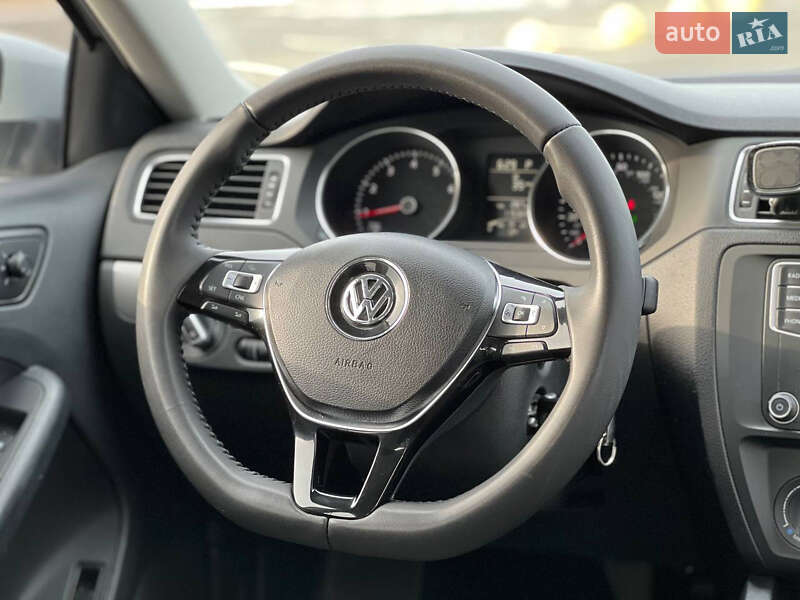 Седан Volkswagen Jetta 2017 в Киеве