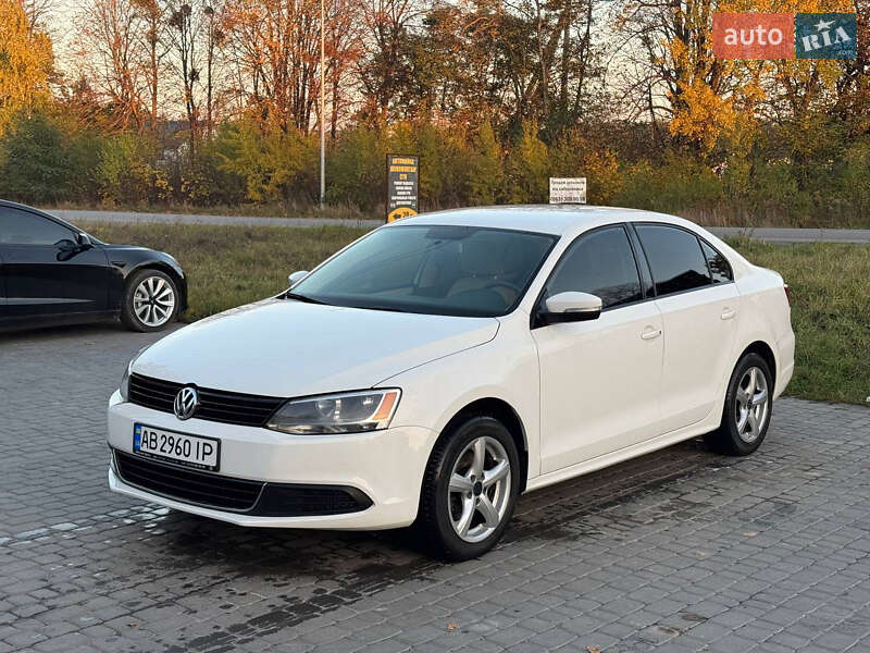 Седан Volkswagen Jetta 2012 в Вінниці
