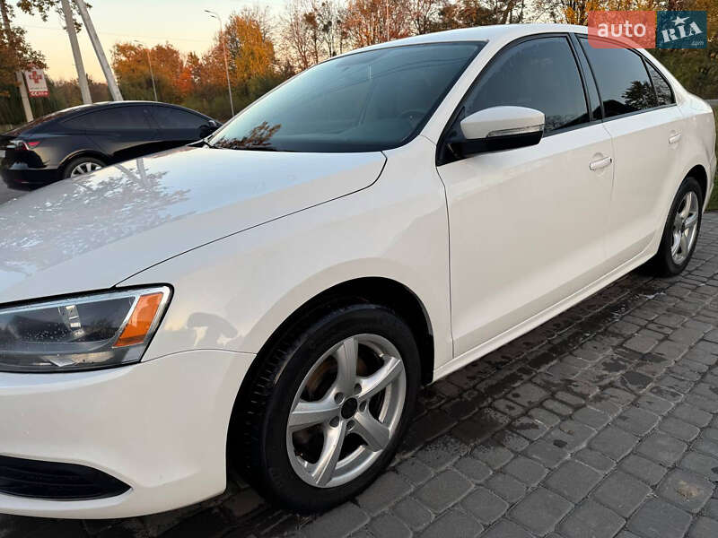 Седан Volkswagen Jetta 2012 в Вінниці